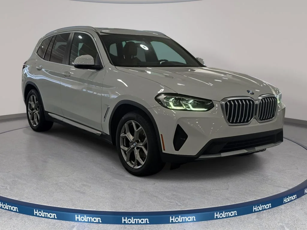 Used 2022 Alpine White BMW sDrive30i image 4