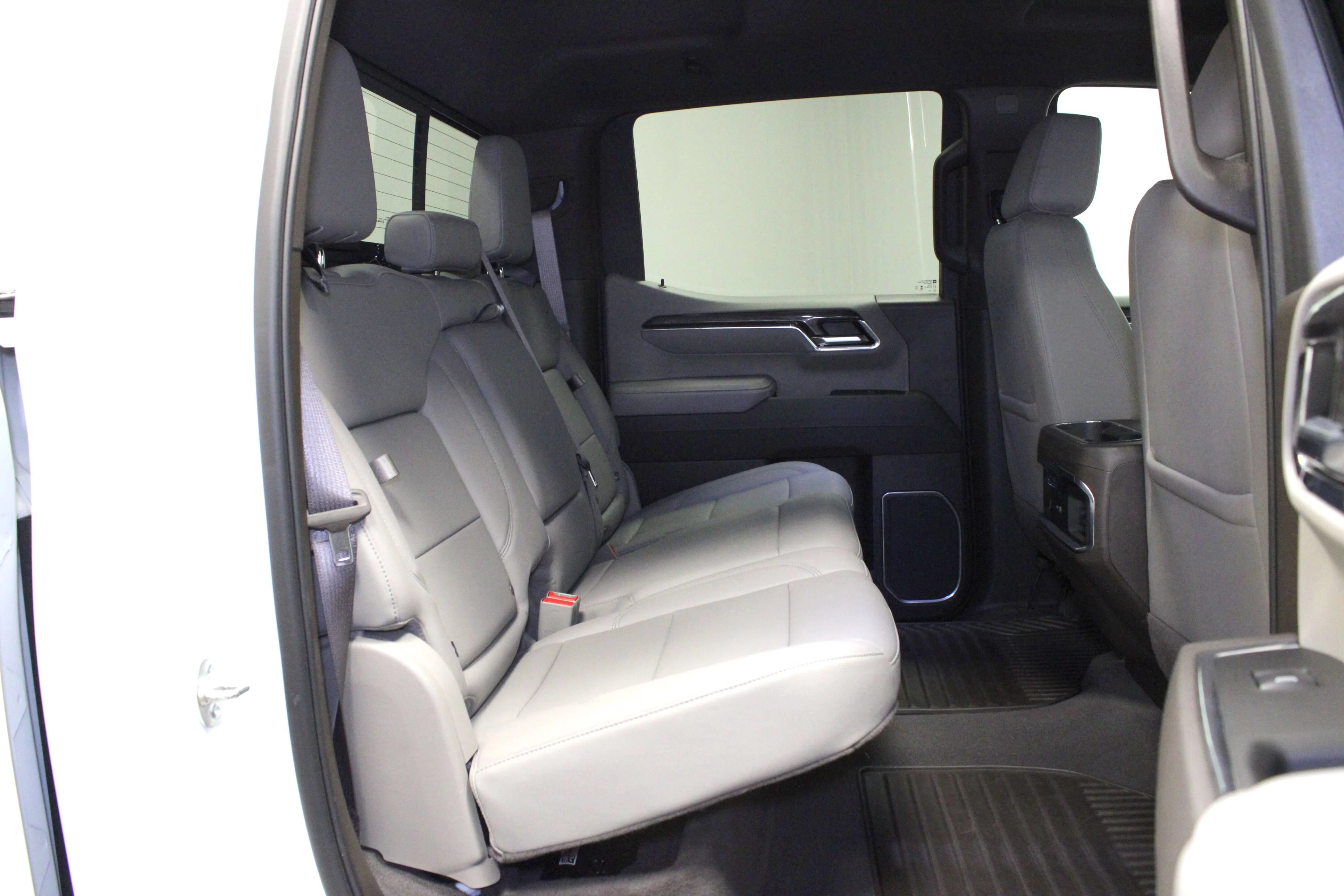 Used 2025 Summit White Chevrolet LTZ image 16