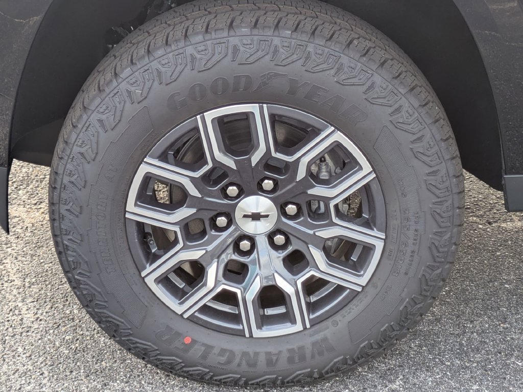 2026 Chevrolet Colorado Z71 - Photo 11