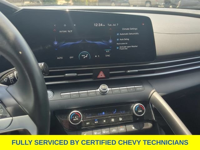 Used 2025 Silver Hyundai SEL Convenience image 34