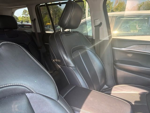 Used 2023 Bright White Clearcoat Jeep Limited image 12