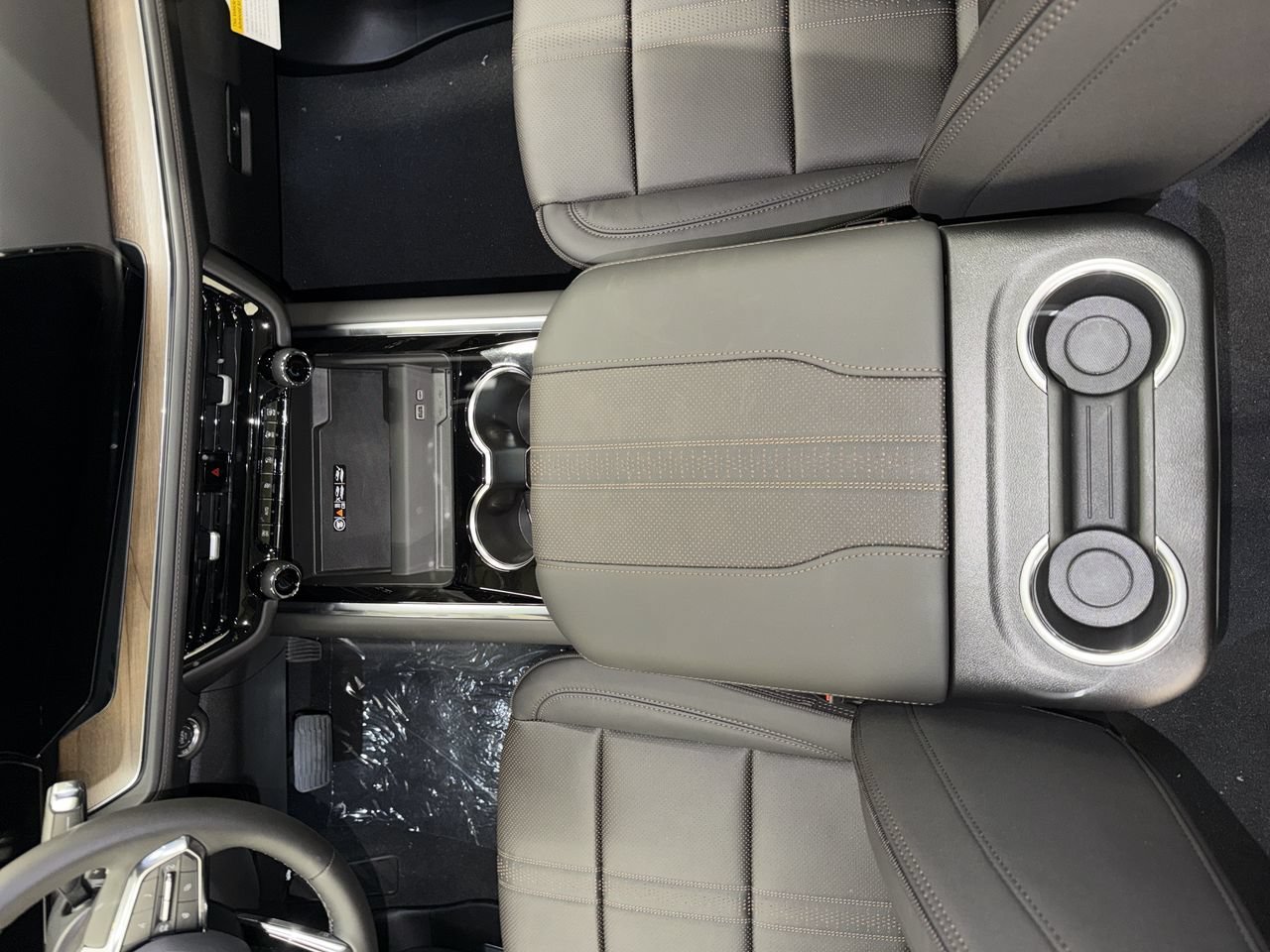 2026 Chevrolet Suburban High Country - Photo 23