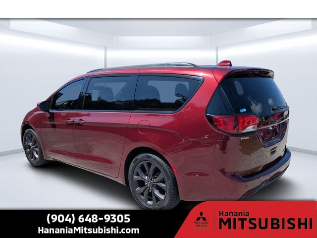Used 2020 Red Chrysler Touring L image 5