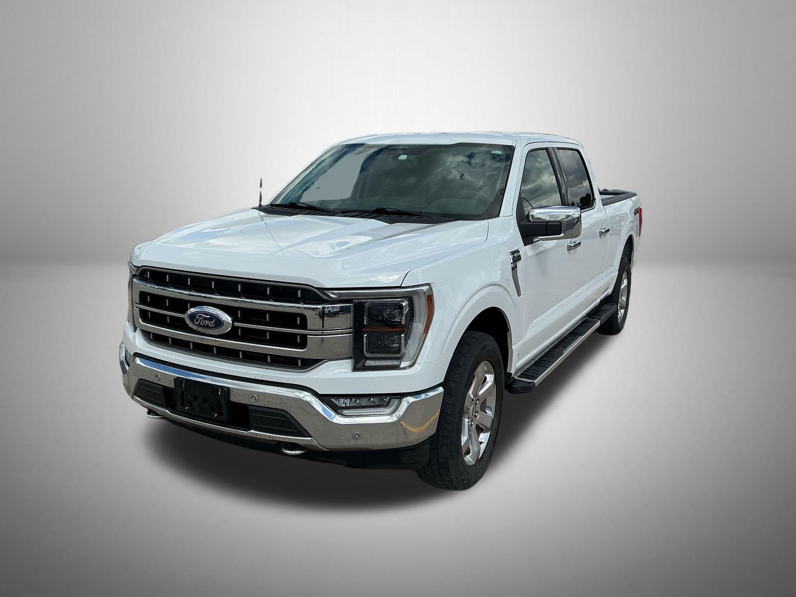 Used 2022 White Ford Lariat image 1