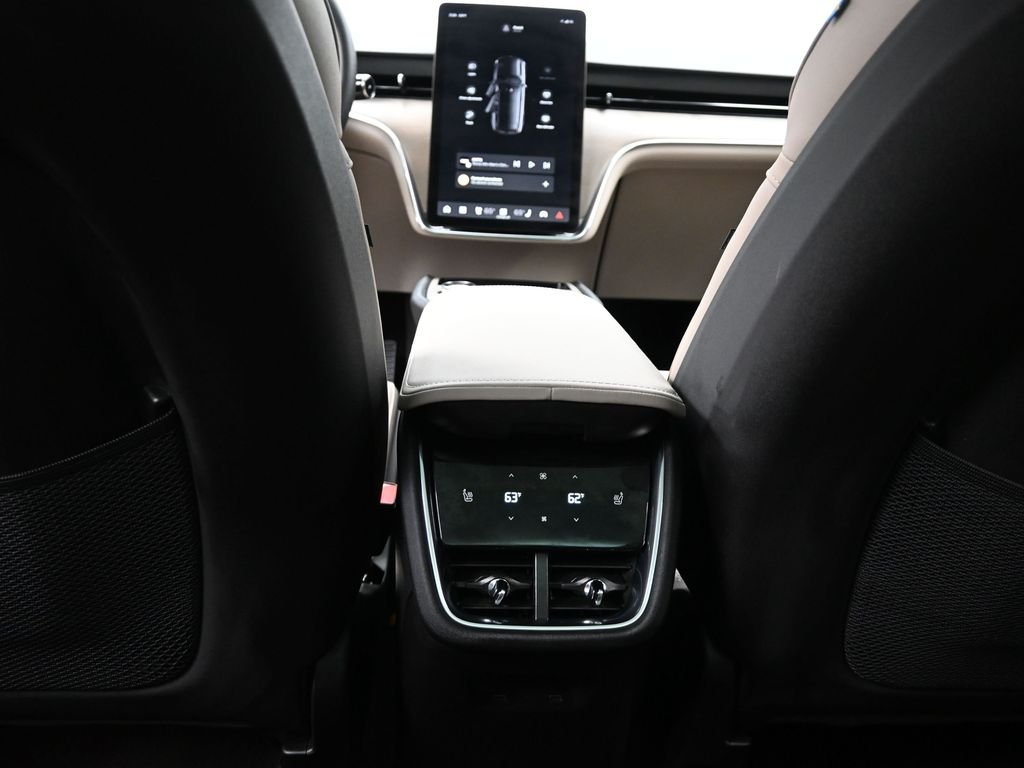 2025 Volvo EX90 Ultra - Photo 17