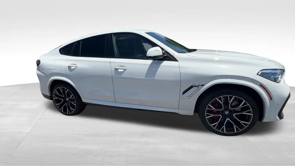 Used 2023 White BMW Base image 29