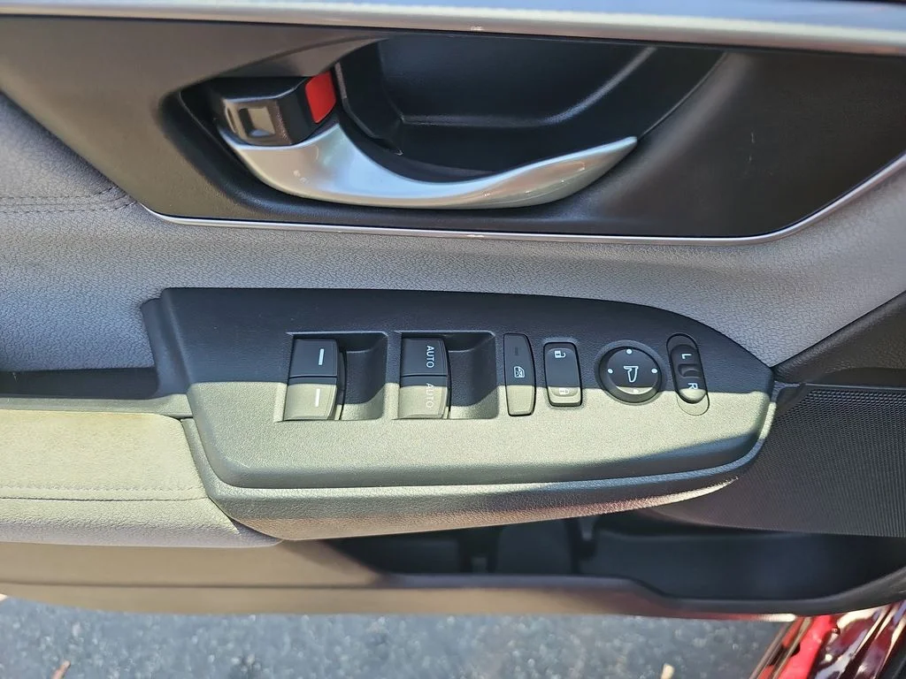 Used 2017  Honda EX image 27
