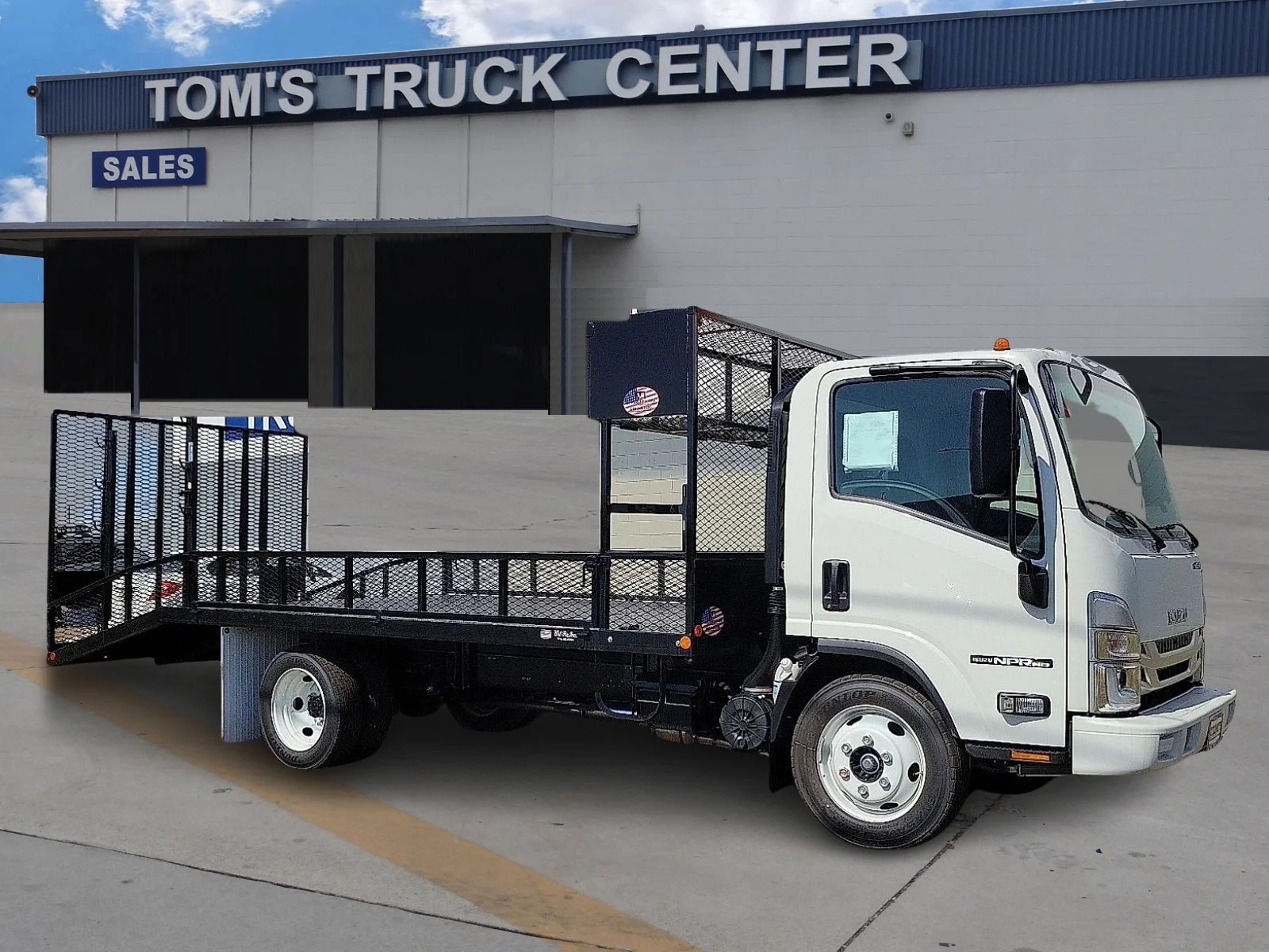 2026 Isuzu NPR-HD's photo