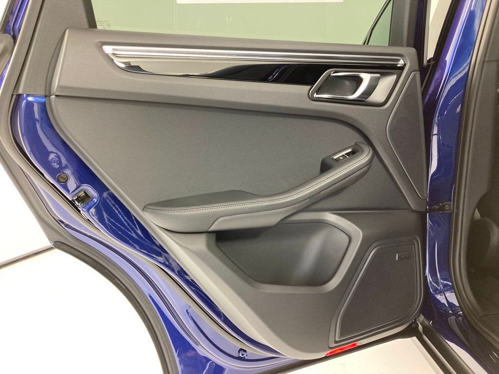 2026 Porsche Macan S - Photo 13