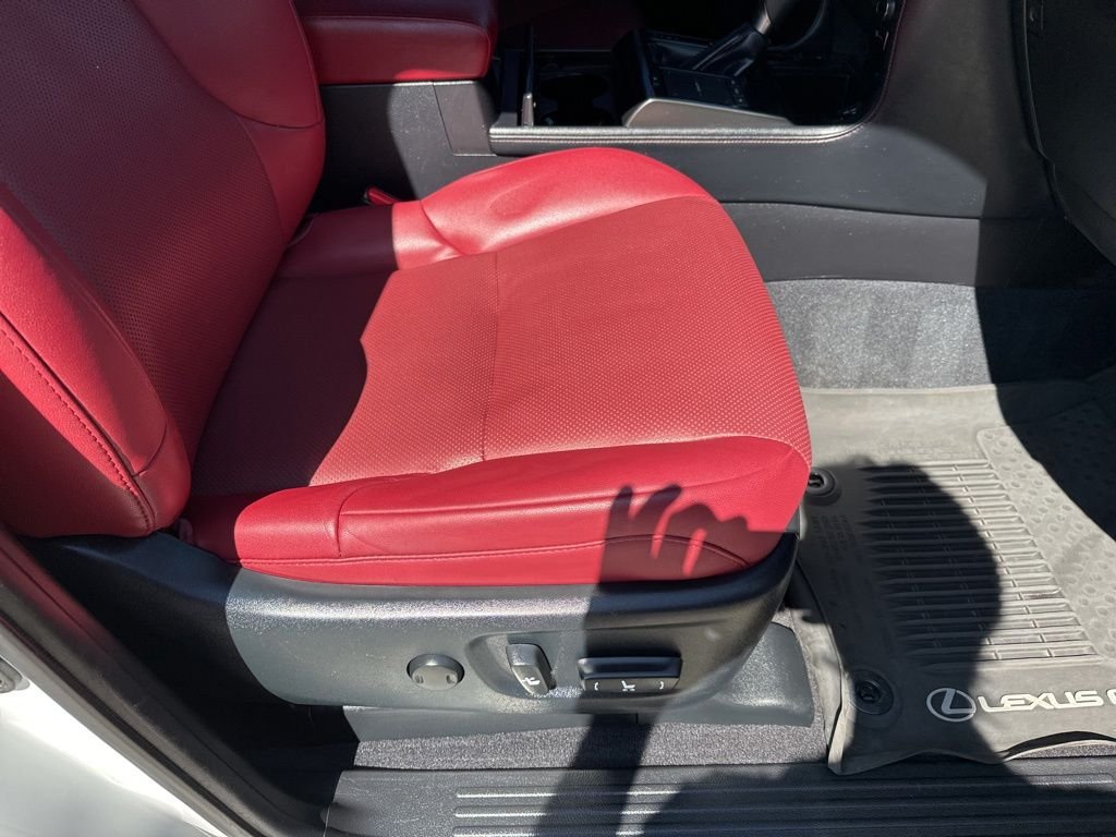 Used 2022 White Lexus 460 image 15