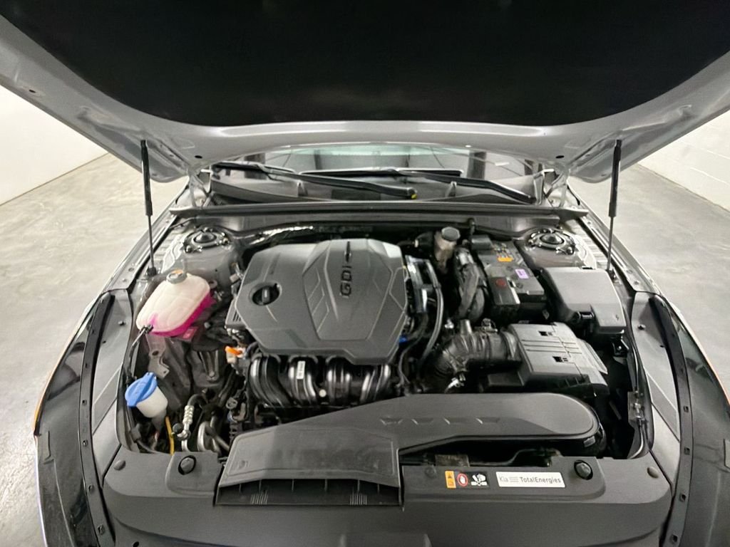 Used 2025 Wolf Gray Kia GT-Line image 28