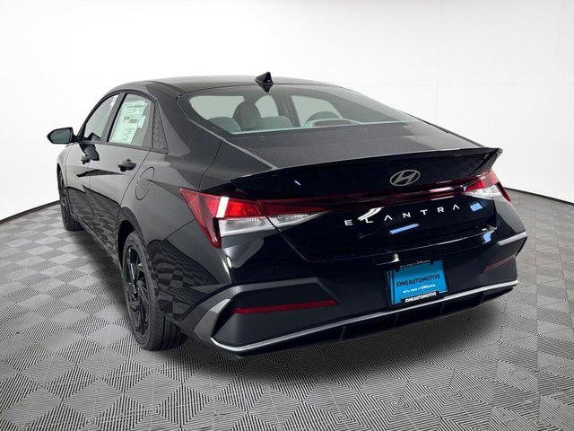 New 2026 Black Hyundai SEL Sport image 11