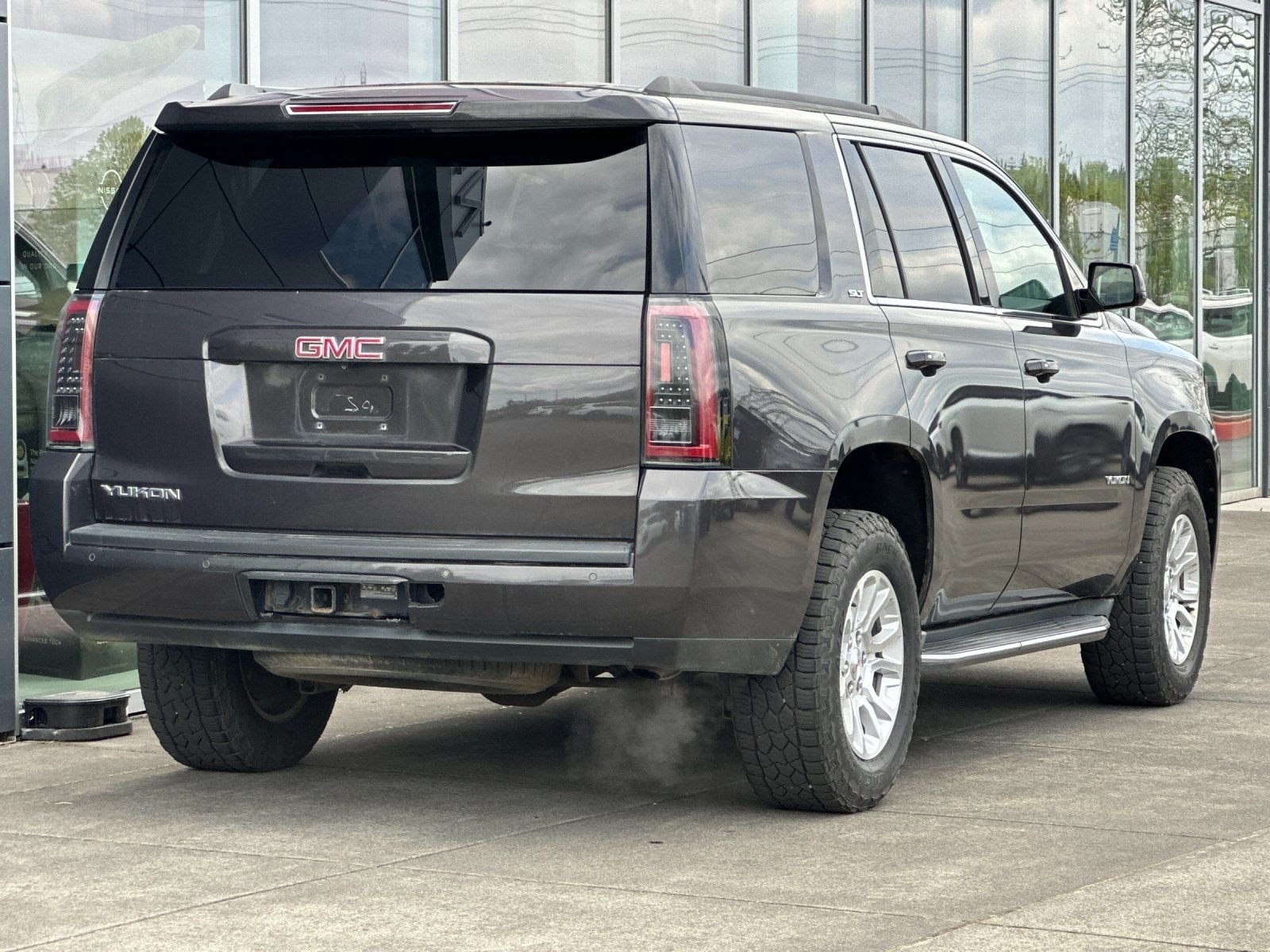 Used 2015 Iridium Metallic GMC SLT image 3