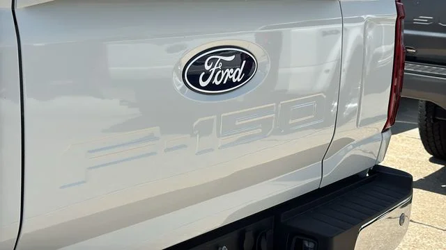 Used 2025 White Ford Lariat image 10