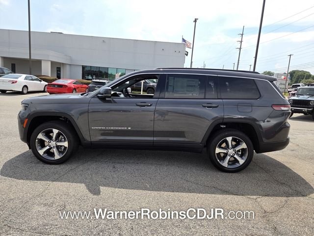 New 2026 Baltic Gray Metallic Clear-Coat Exterior Paint Jeep Limited image 4