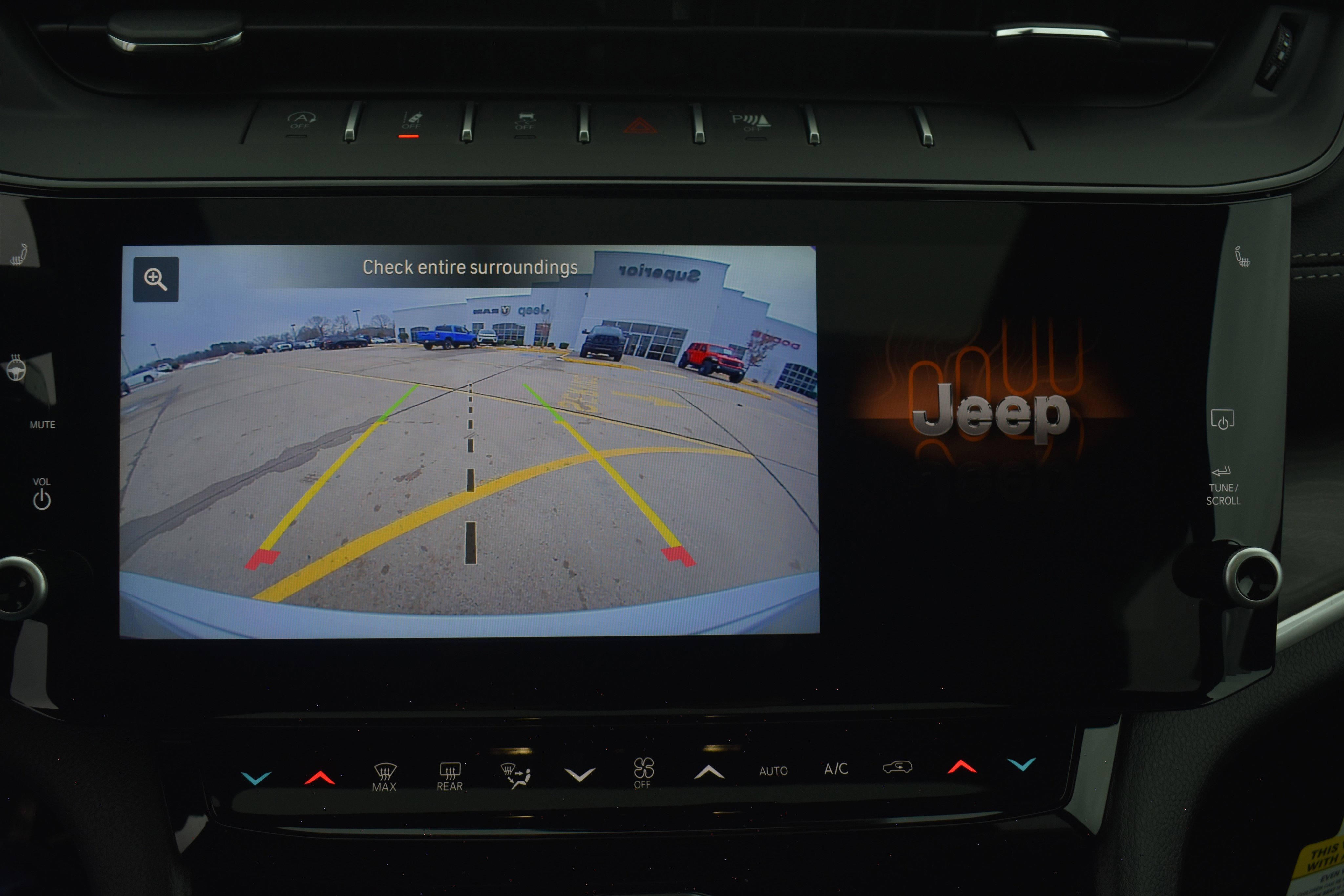 New 2026 Silver Zynith Exterior Paint Jeep Laredo Altitude image 26