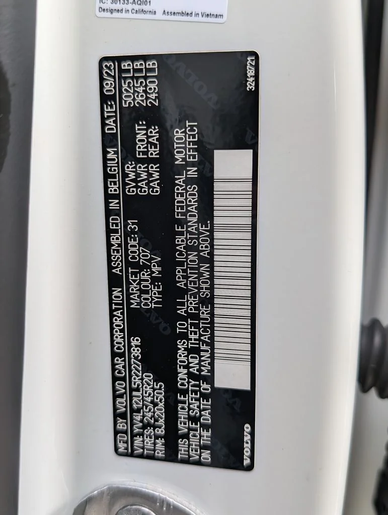 Used 2024 White Volvo B5 Plus Dark Theme image 49