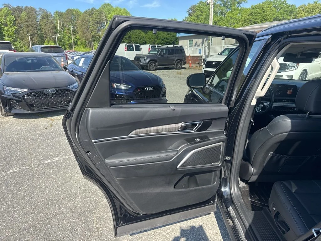 Used 2023 Black Kia EX image 27