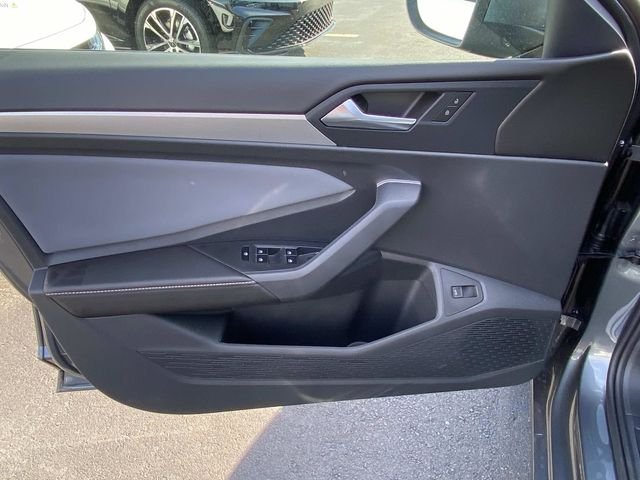 New 2026 Silver Volkswagen 1.5T SE image 14