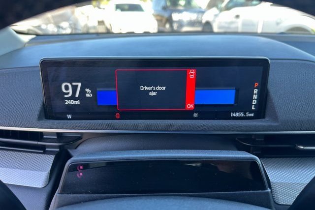 Used 2023 Space Gray Ford Select image 13