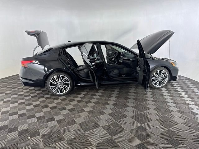 Used 2023 Black Nissan 2.5 SL image 16