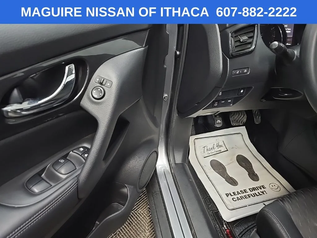 Used 2018 Gray Nissan S image 27
