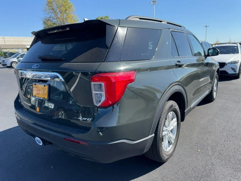 Used 2023 Green Ford XLT image 3
