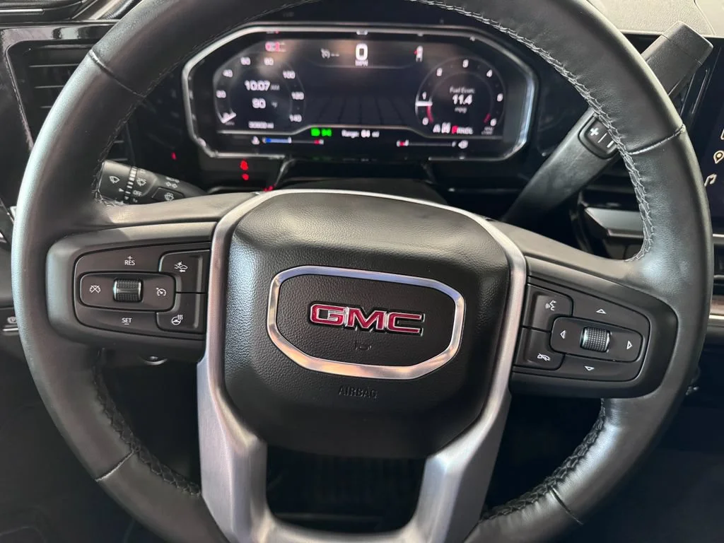 Used 2024 Summit White GMC Elevation image 15