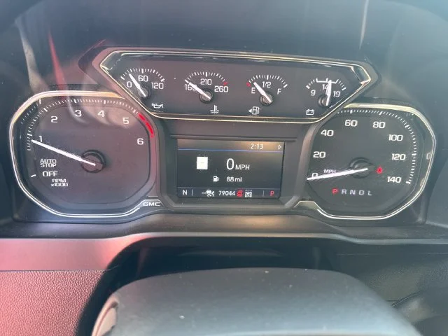 Used 2020 CARDINAL RED GMC SLT image 19