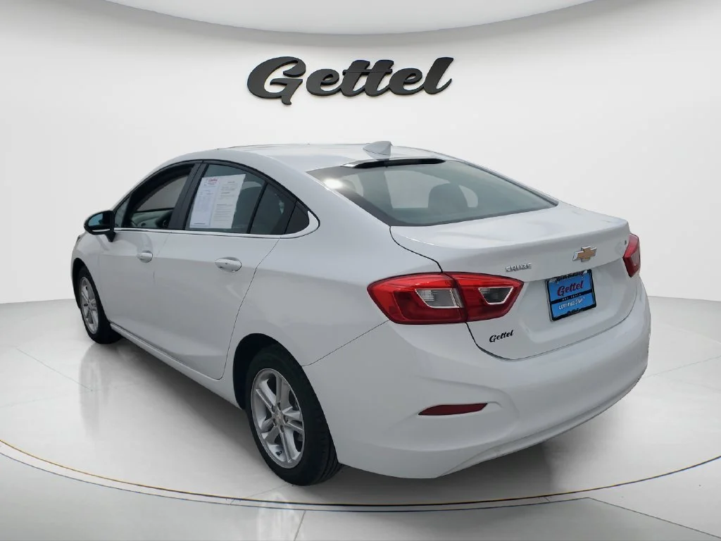 Used 2017 SUMMIT WHITE Chevrolet LT image 7