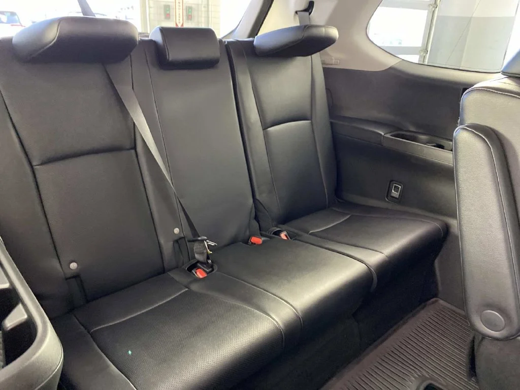 Used 2025 Cloud Toyota XLE image 12