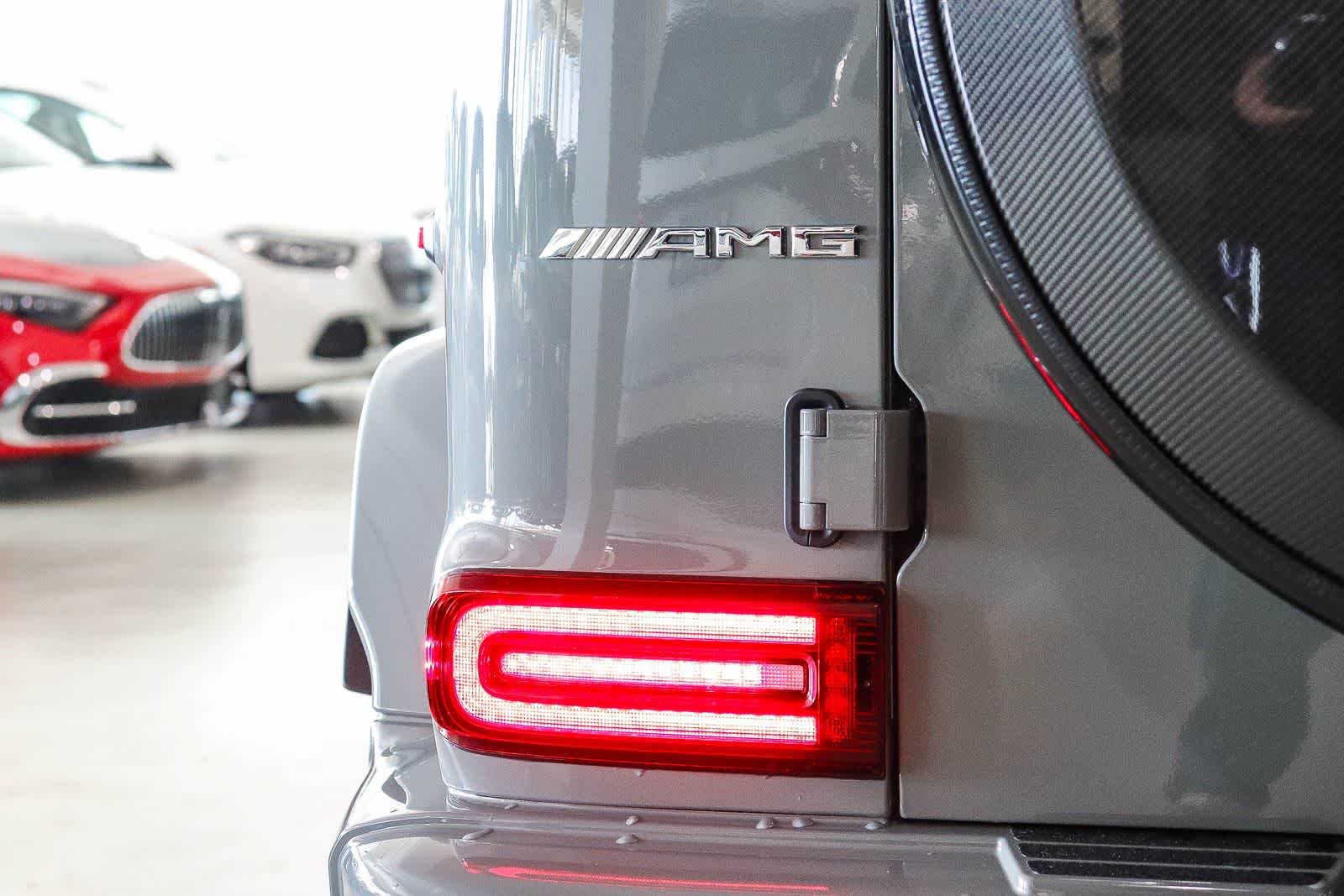 New 2027 MANUFAKTUR Arabian Grey Non- Metallic Mercedes-Benz AMG® G 63 image 11