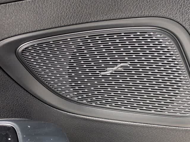 New 2026 MANUFAKTUR Alpine Grey Mercedes-Benz C 300 image 31