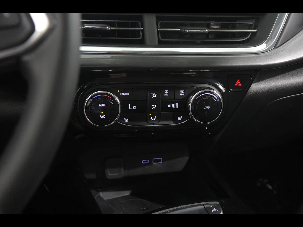 Used 2024 Summit White Chevrolet ACTIV image 14