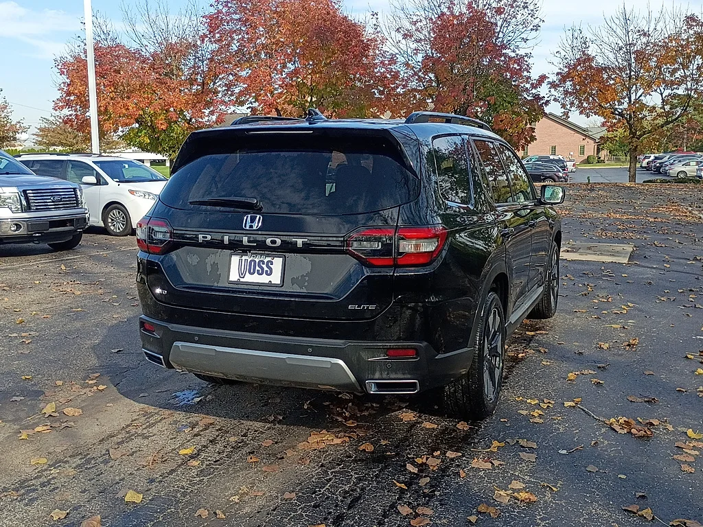 2026 Honda Pilot Elite, photo 2 of 12