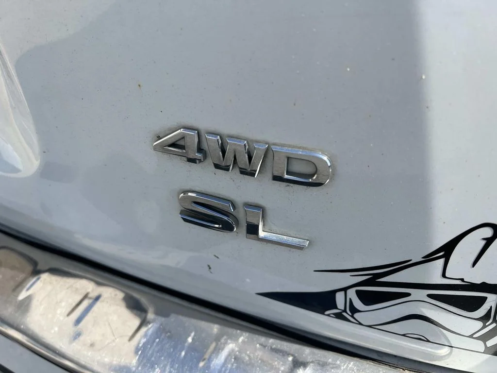Used 2014 White Nissan SL image 17