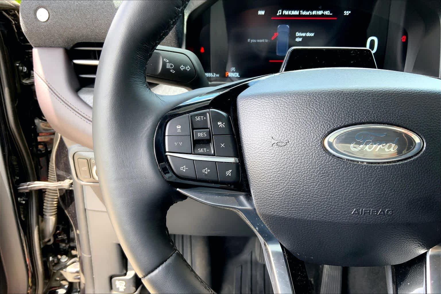 Used 2025 Agate Black Metallic Ford Platinum image 23