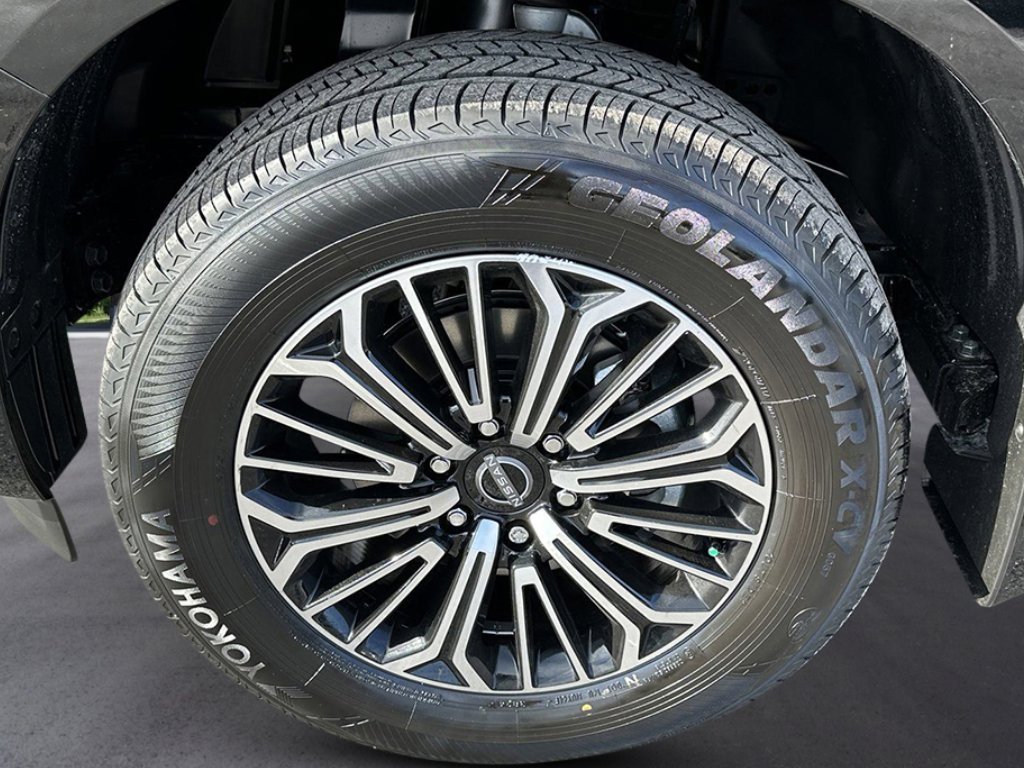 2026 Nissan Armada Platinum - Photo 9