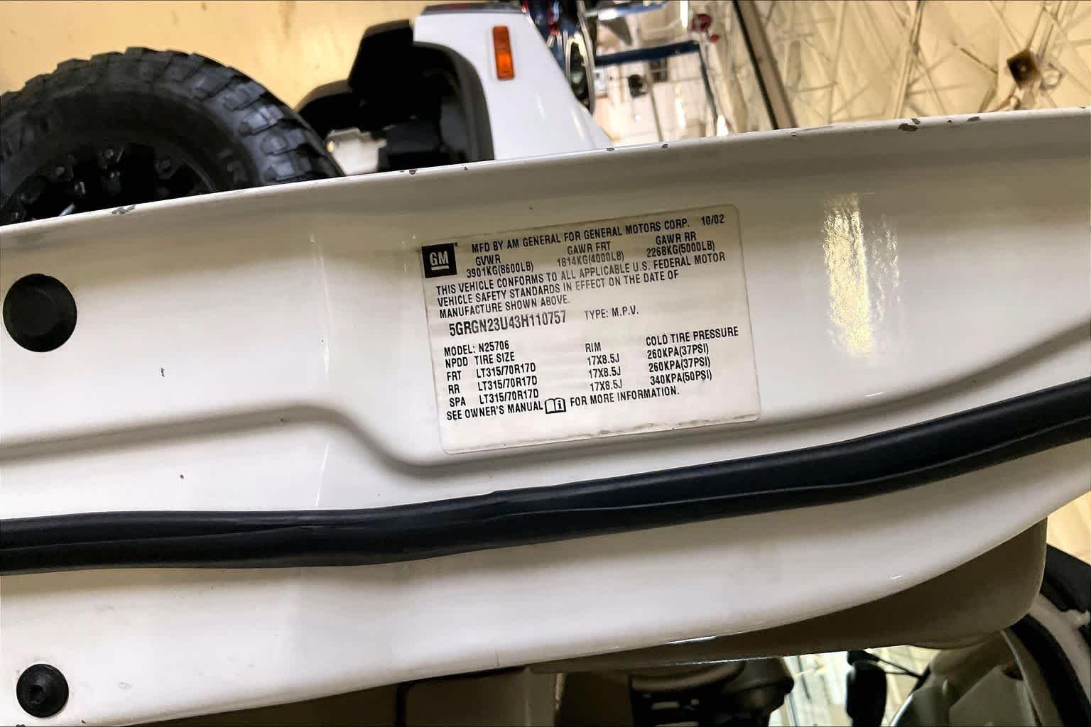 Used 2003 White HUMMER  image 29