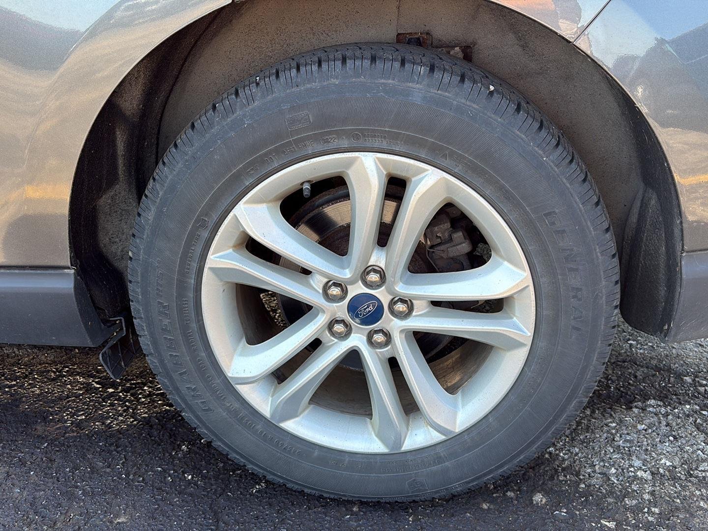 Used 2019 Magnetic Ford SEL image 13