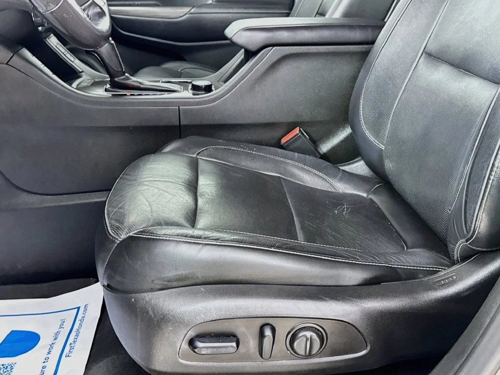 Used 2019 Smokey Quartz Metallic GMC SLT-1 image 22
