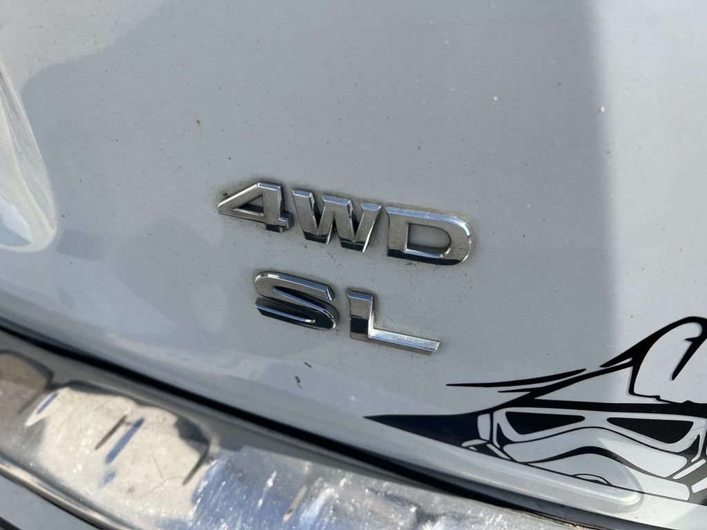 Used 2014 White Nissan SL image 17