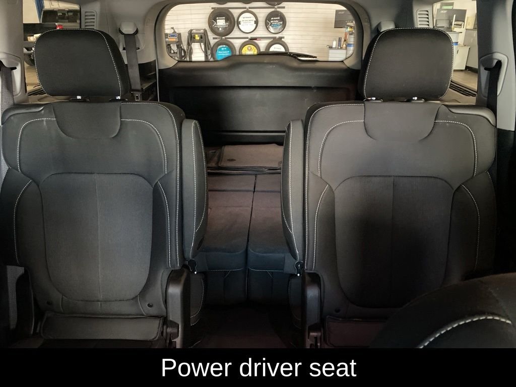 Used 2022 White Jeep Laredo image 12