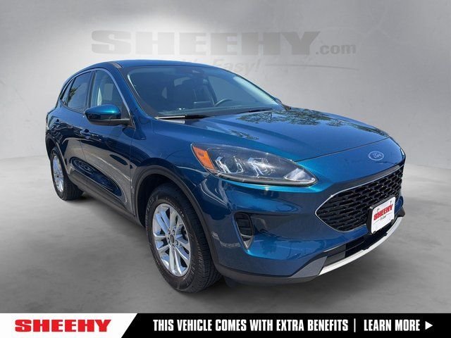 Used 2020 Green Ford SE image 1