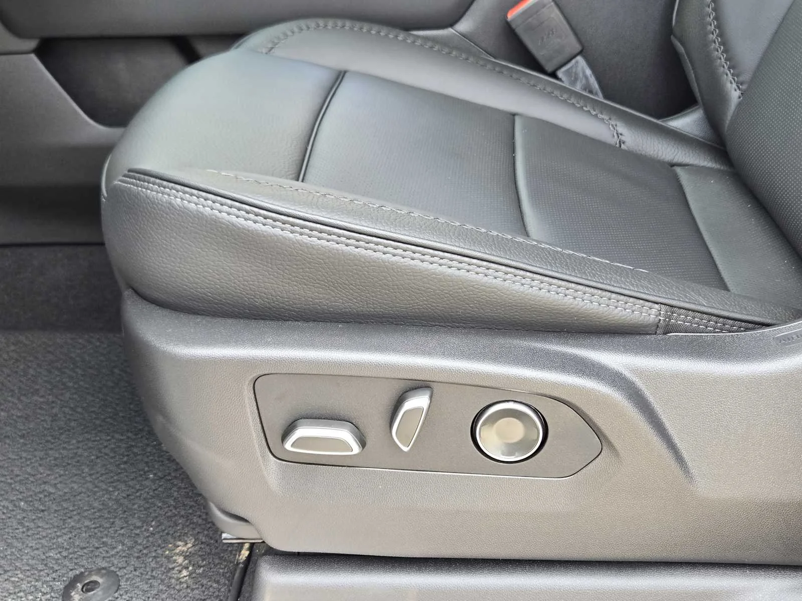 2026 GMC Sierra 1500 Denali - Photo 16