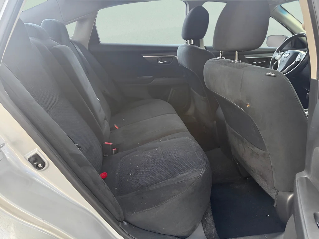 Used 2015 Brilliant Silver Nissan 2.5 S image 12