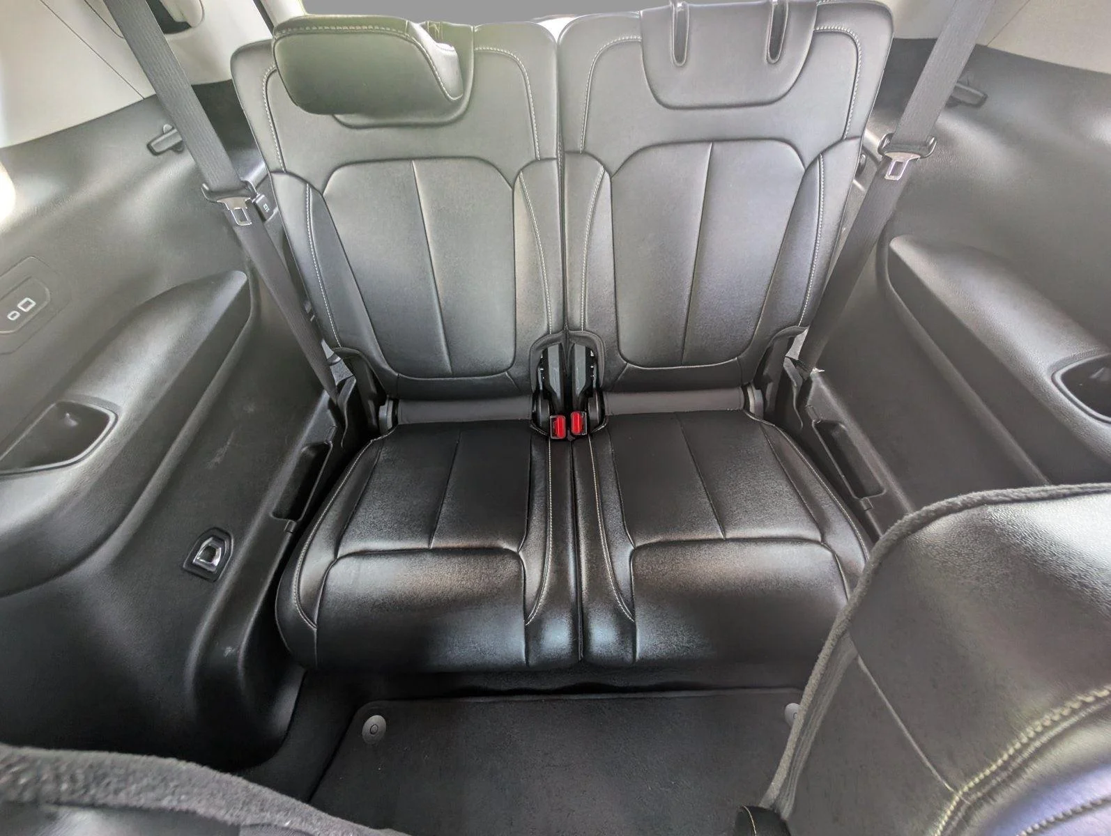 Used 2022 Rocky Mountain Pearlcoat Jeep Limited image 38