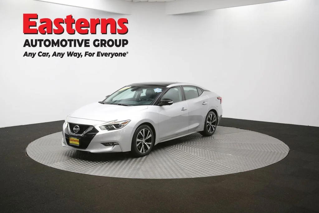 Used 2018 Silver Nissan Platinum image 59