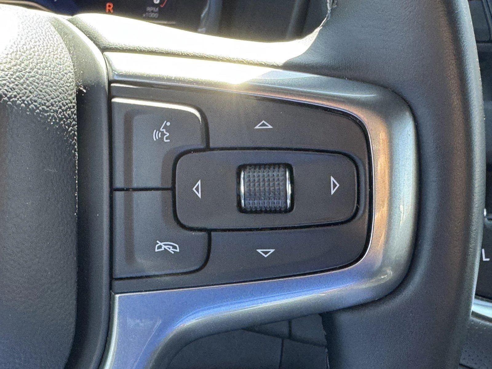 Used 2024 Summit White Chevrolet Premier image 23