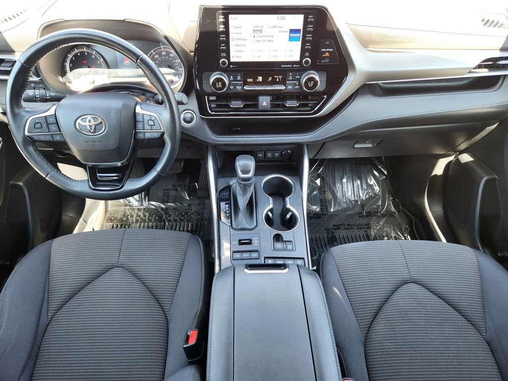 Used 2021 Gray Toyota LE image 14